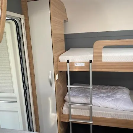 Wohnwagenvermietung Camping-sylt / Morsum مكان تخييم *